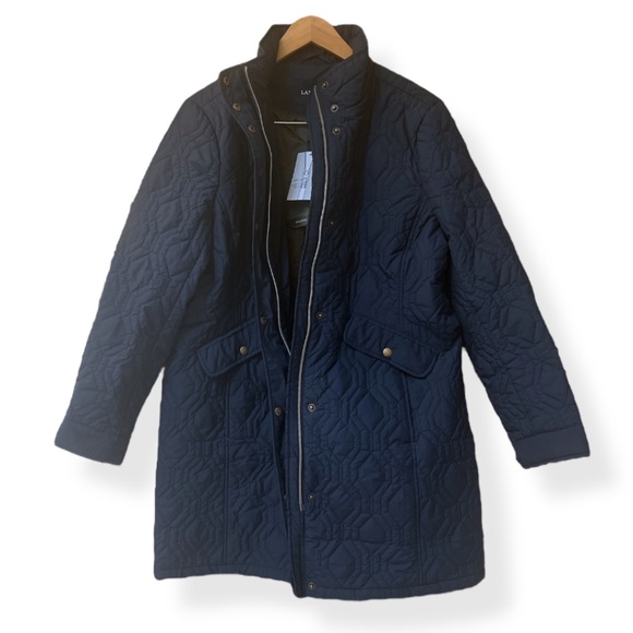 Lands’ End Quilted PrimaLoft Barn Jacket, Size Large Petite (14-16), Navy, $65 - Picture 2 of 5
